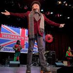 An Olde English Christmas 🎄 Herman’s Hermits Starring Peter Noone 