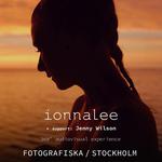 ionnalee with guests in a 360 audiovisual experience