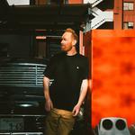 Gavin James in MEZZ