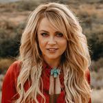 Shari Rowe at Country Thunder Arizona 2026