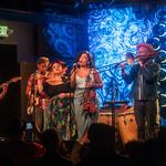 CHARLIE & THE TROPICALES
