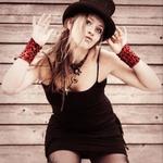 Cynthia Nickschas & Friends / Support: In Volo