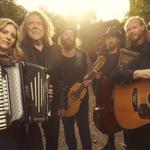 Robert Plant with Saving Grace and Suzi Dian with special guest Rosie Flores