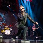 Mike Andrew as Robbie Williams