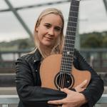 Julie Malía Solo Concert 