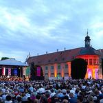 LAST NIGHT MEETS OPERETTE