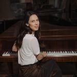 Voices for Women presents: Olivia Trummer "LIKE WATER"