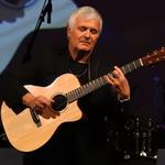Laurence Juber in concert