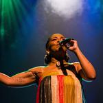 ADRIANA MOREIRA "CANTO DE ALERTA, SAMBA MANIFESTO"