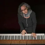 Lily Sazz - Musician