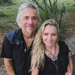 Tasmin and Tim Rock the Dog 'n' Bone Pub!