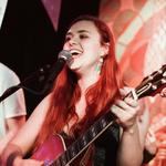 Aimee Iris Acoustic set at The Apple Tree