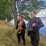 Smooth sounds with the swing