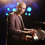 Florian Favre solo in Bern