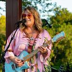 Jeni Grouws & her band at Garden Pub & Grille
