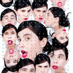 Javiera Mena celebra los 20 años de Esquemas Juveniles en Deseo