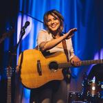 Emily Barnes (duo)
