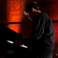 Affiche Piano Lie Down Concert - Mattias Devriendt