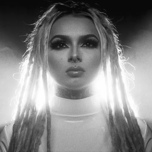 Zhavia