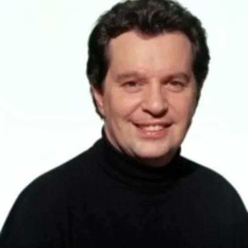 Finbar Wright