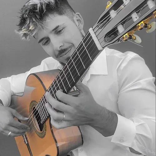 Amos Lora