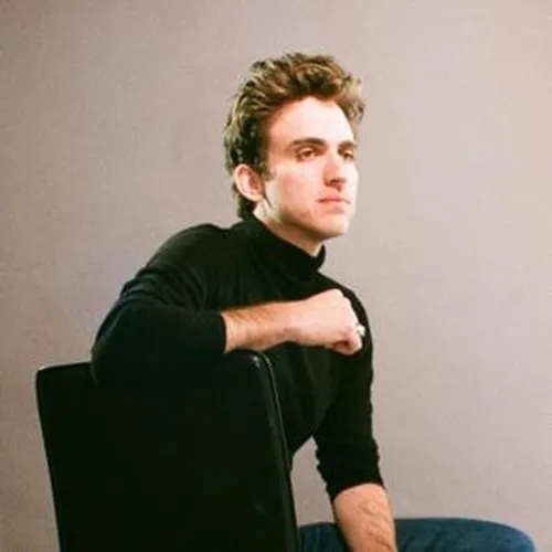Andrew Combs