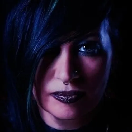 Lisa Lashes (Official Fan Page)