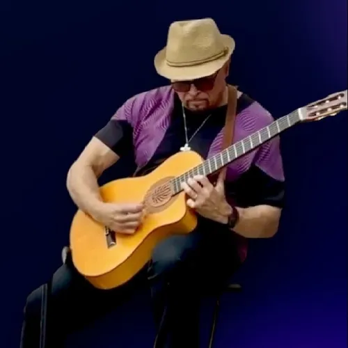 Justo Guitar Saborit