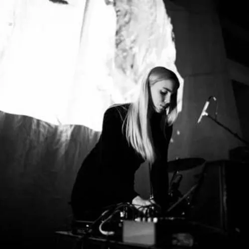 Puce Mary